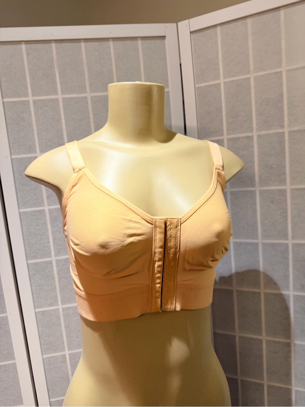Front-Closure Soft Support Bra in Peach Garment For Breast Augmentation